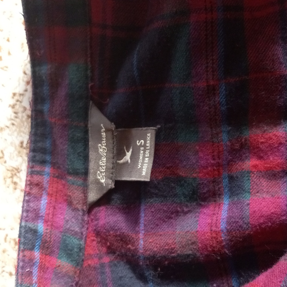 2 flannel shirts size S & XS - Picture 3 of 4